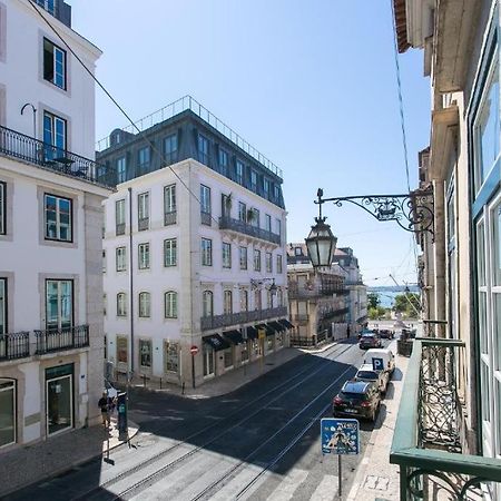 Chiado 4-Bedroom Flat Лиссабон Экстерьер фото