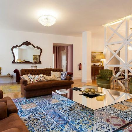 Chiado 4-Bedroom Flat Лиссабон Экстерьер фото