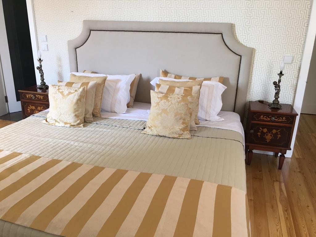 Chiado 4-Bedroom Flat Лиссабон Экстерьер фото