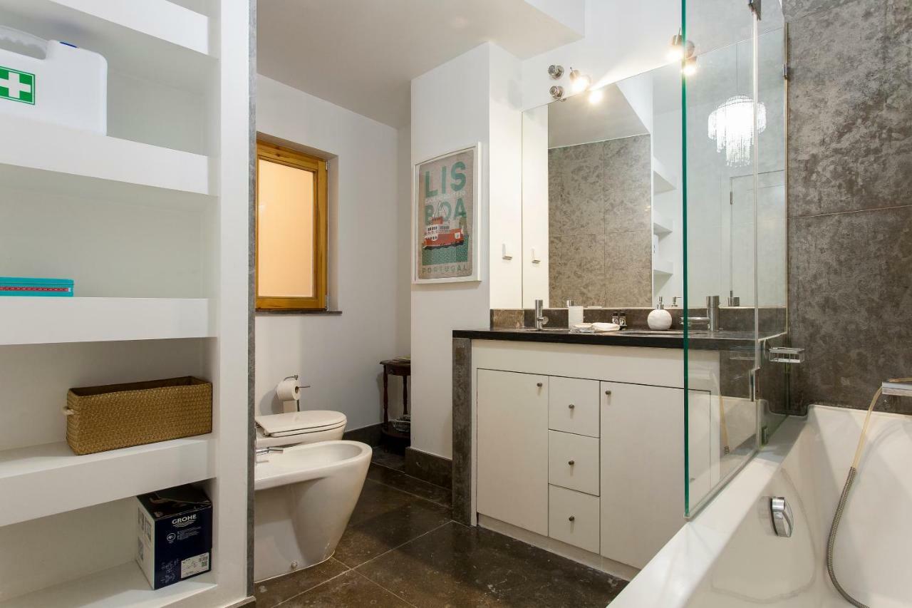 Chiado 4-Bedroom Flat Лиссабон Экстерьер фото