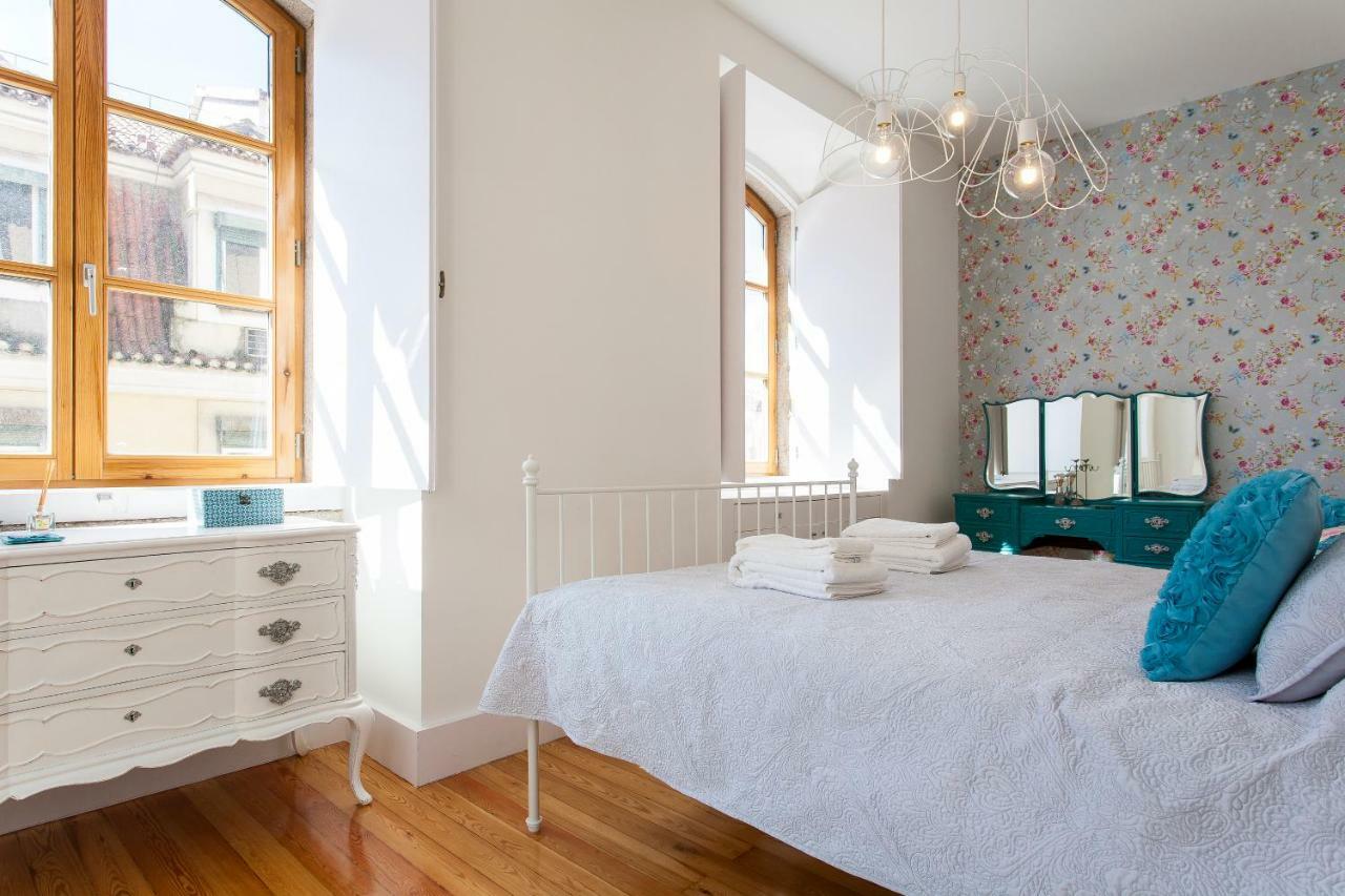 Chiado 4-Bedroom Flat Лиссабон Экстерьер фото