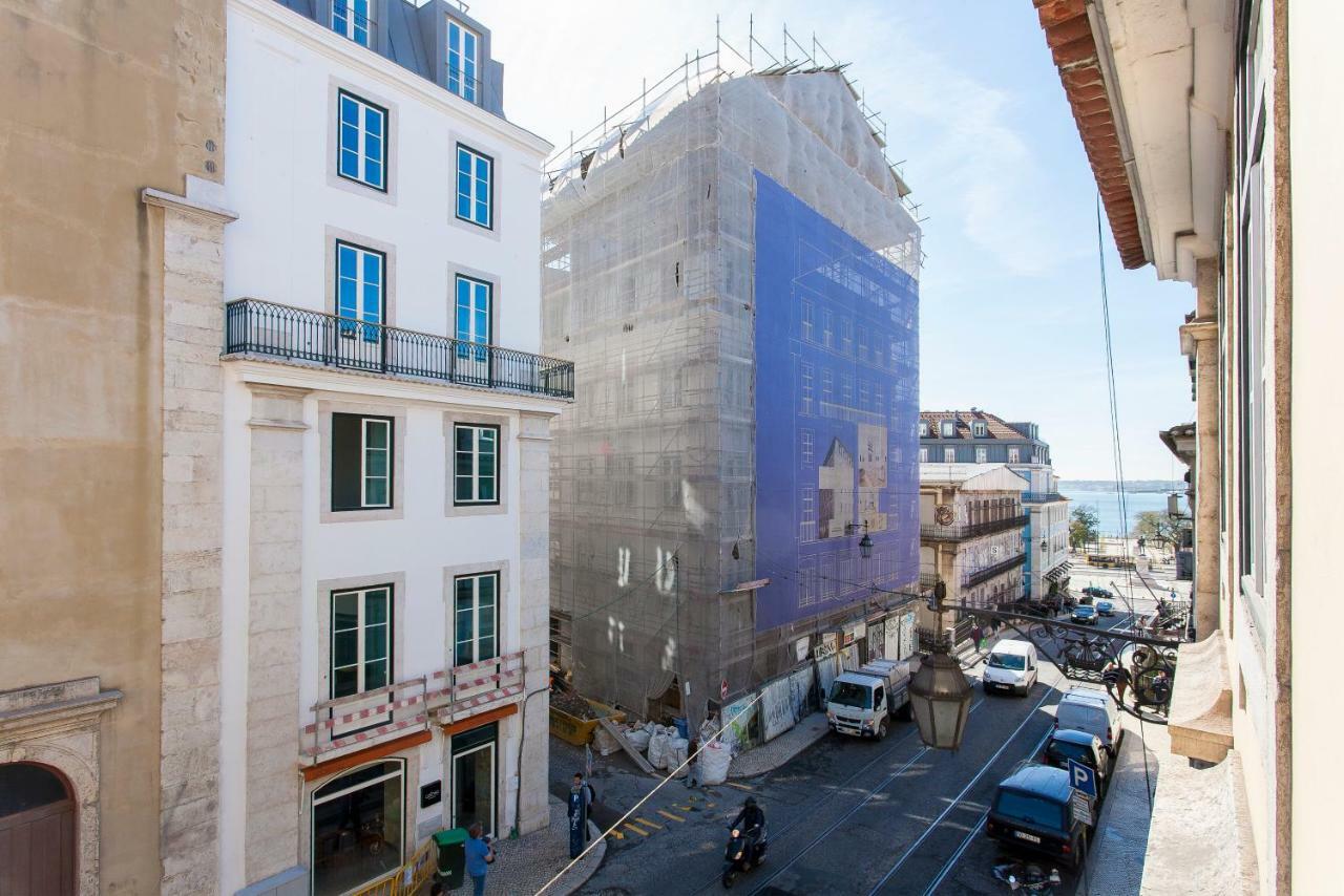 Chiado 4-Bedroom Flat Лиссабон Экстерьер фото