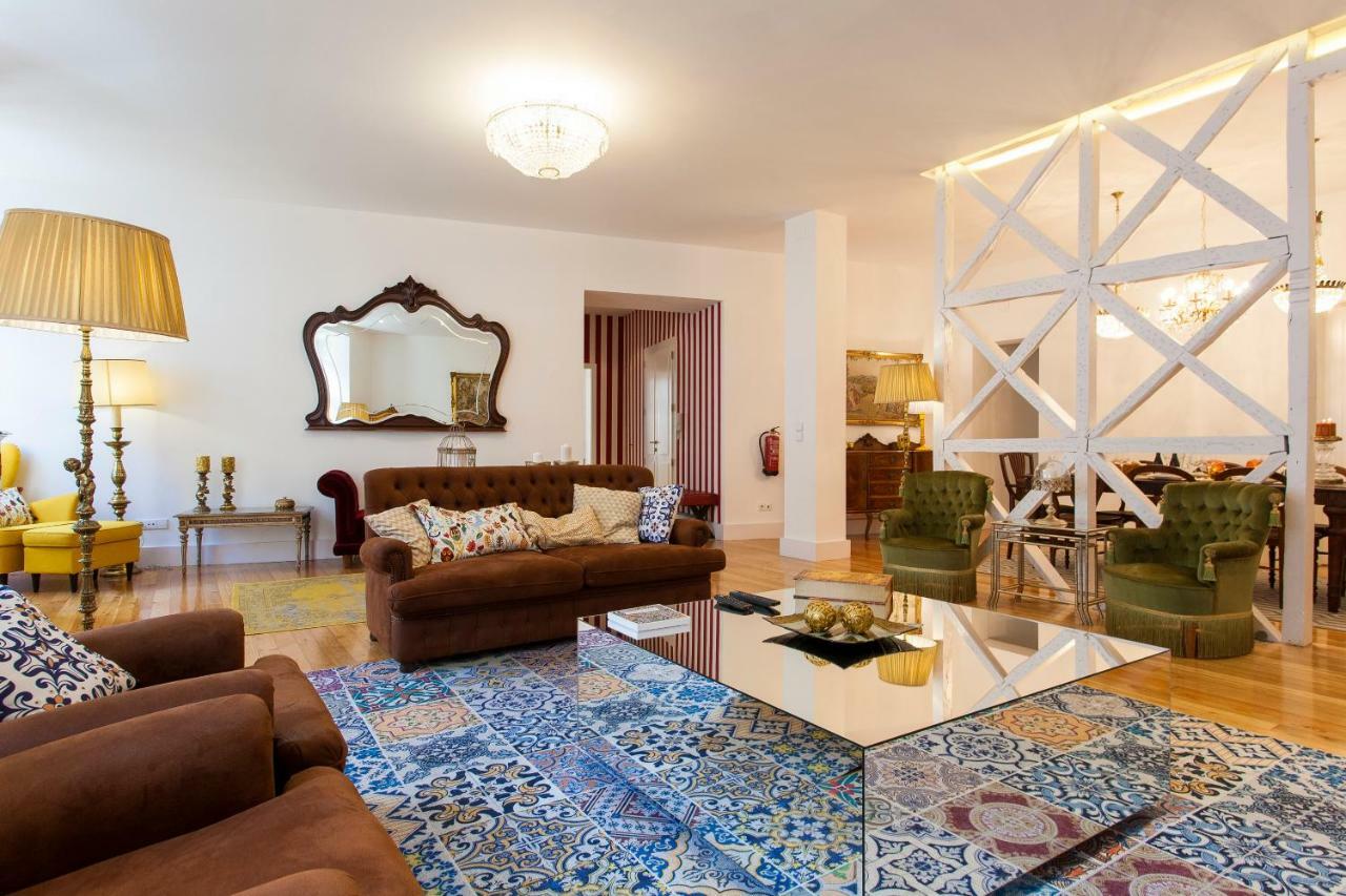 Chiado 4-Bedroom Flat Лиссабон Экстерьер фото