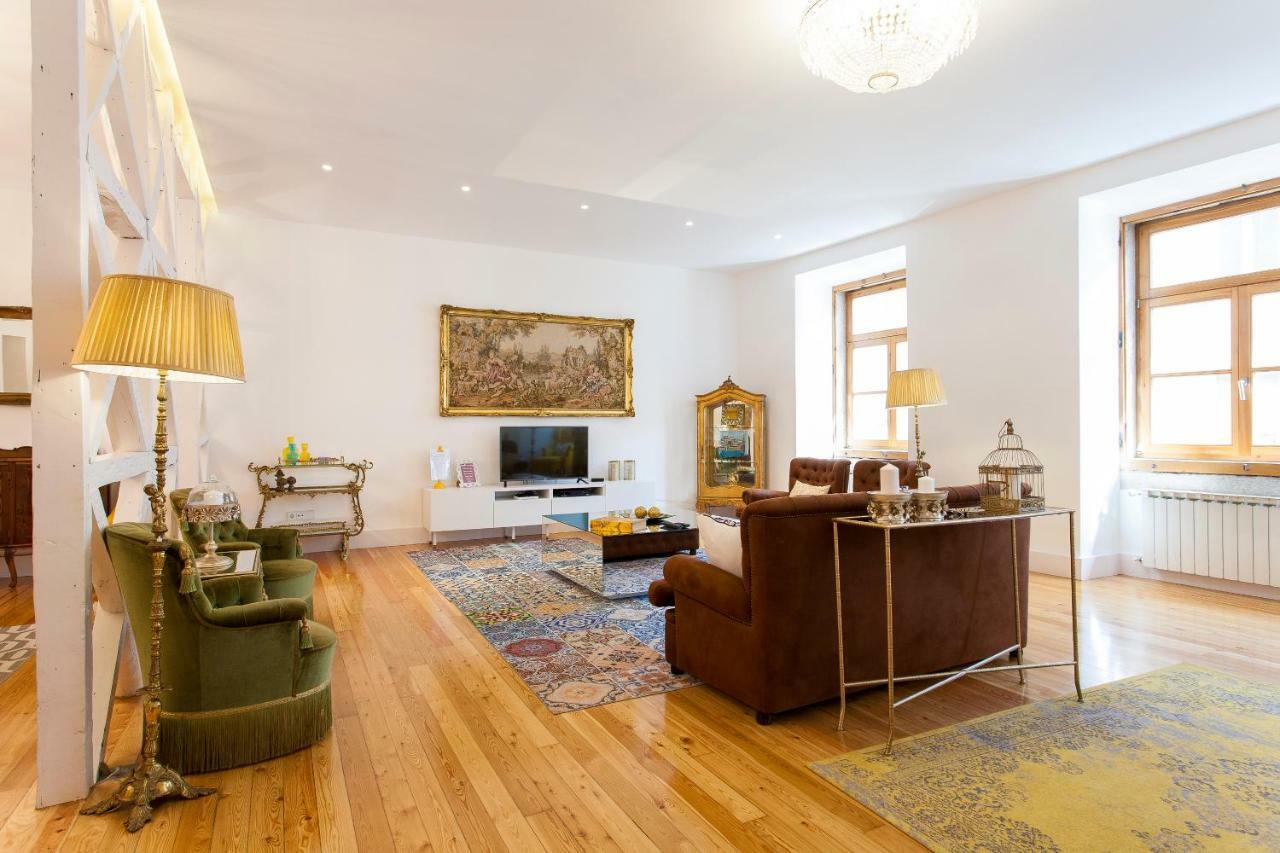 Chiado 4-Bedroom Flat Лиссабон Экстерьер фото