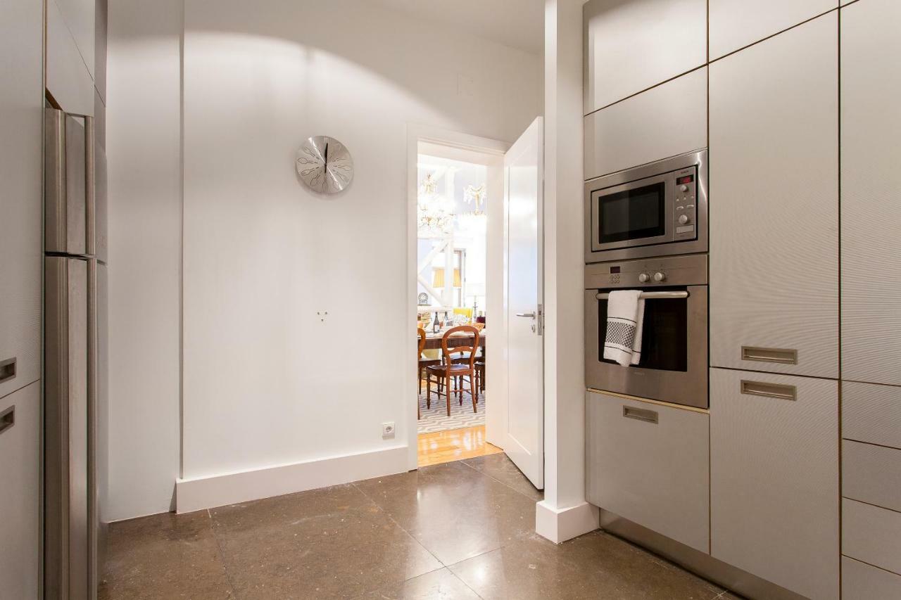 Chiado 4-Bedroom Flat Лиссабон Экстерьер фото